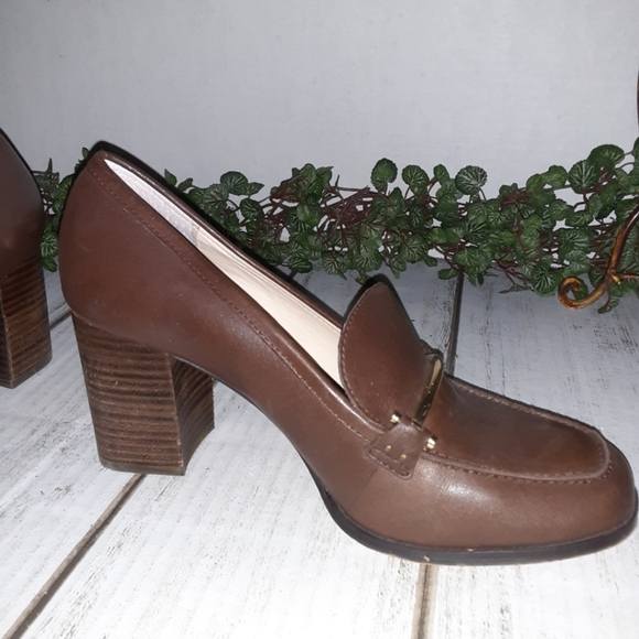 Enzo Angiolini "Mardie" Brown Leather Pump - Picture 7 of 16